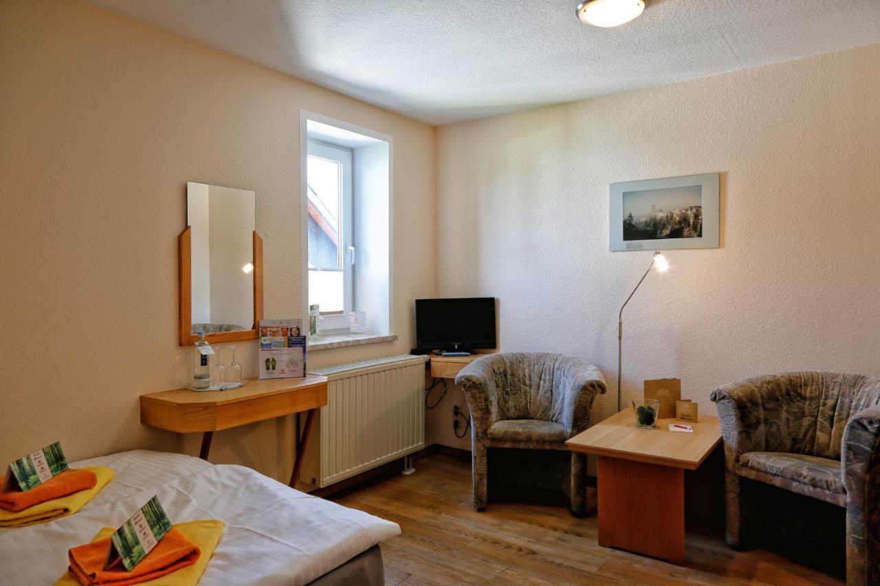 Konsum Gaestehaus Quisisana - Oberhof Oberhof  Esterno foto